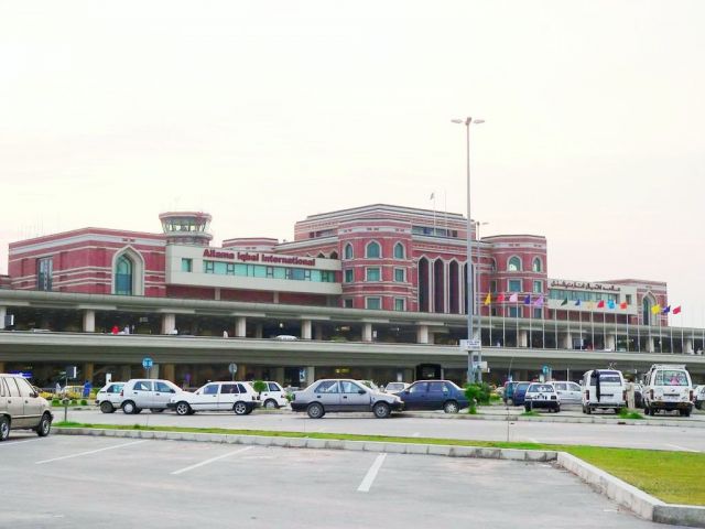 Aéroport international Allama Iqbal