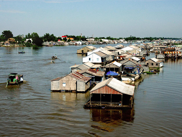 Houseboat village