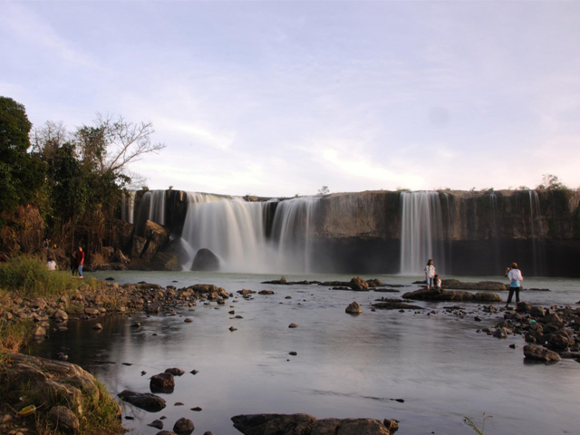 Dray Nur Watefall