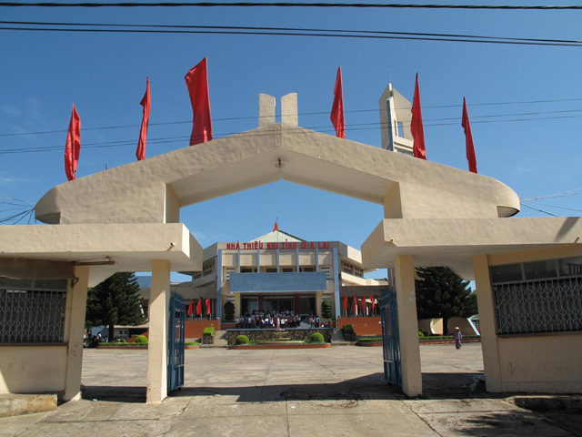 Gate, Children House