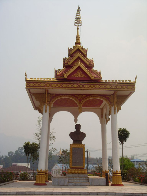 Kaisone Phomvihan Monument