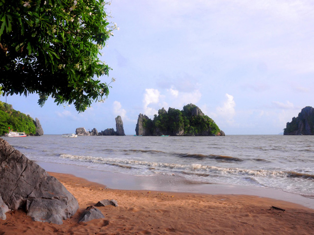 Phu Tu islet