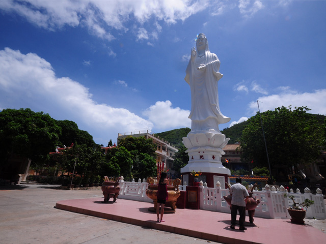 Statue