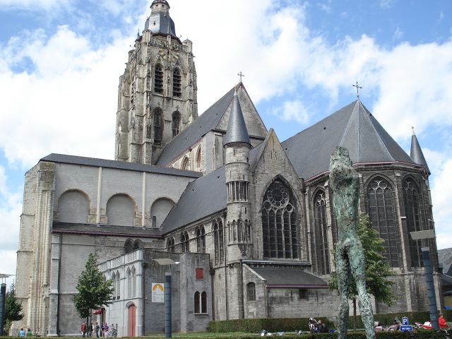 Collégiale Sainte-Walburge