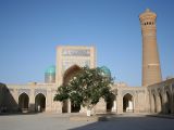 Cour intérieure, Mosquée Po-i-Kalân