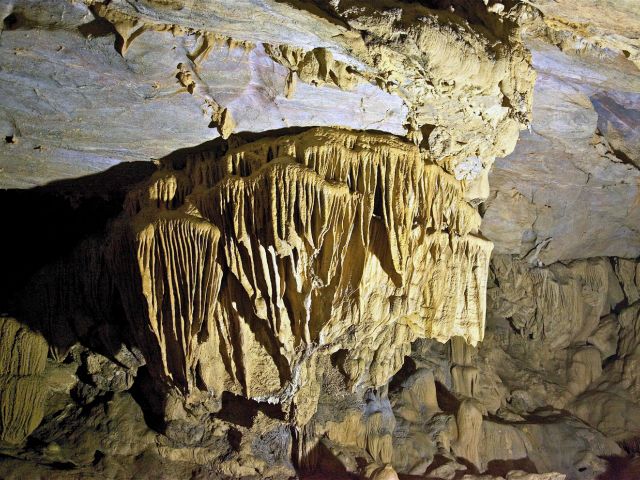 Grotte Nguom Ngao