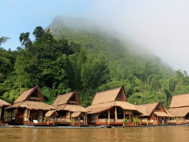 Maisons sur la rivière Kwaï