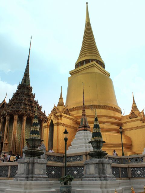 Chedi Phra Sri Rattana