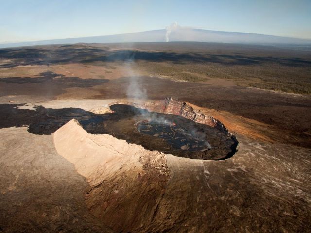 Le cône volcanique Puu Oo vue de dessus, Parc national des volcans d'Hawaï situé dans l'État d'Hawaï