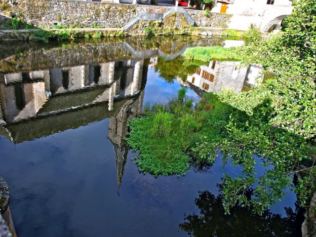 Reflet de l'église Sainte-Christine