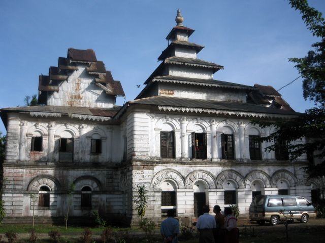 Shwe Zedi Monastery