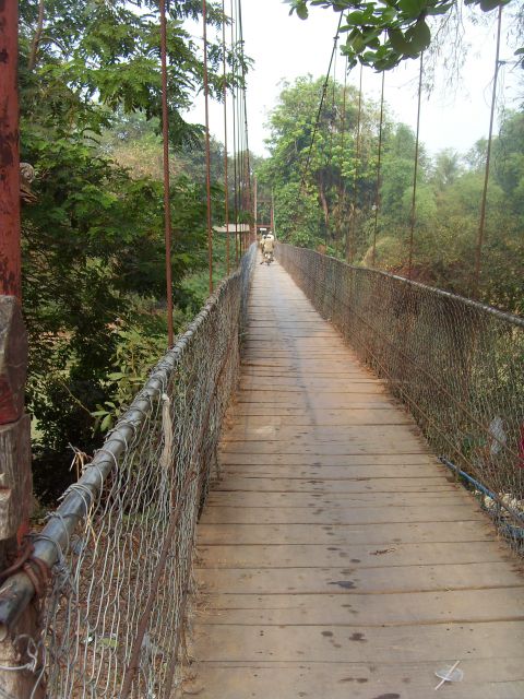Suspended bridge