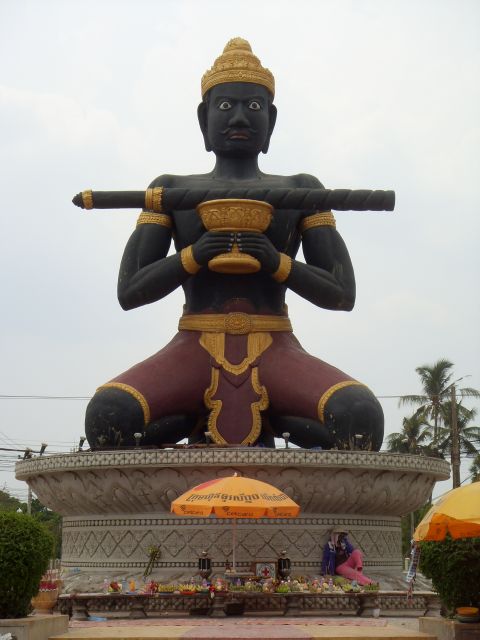 Ta Dambong Statue