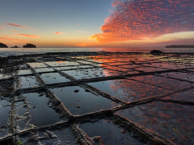 Tessellated pavement