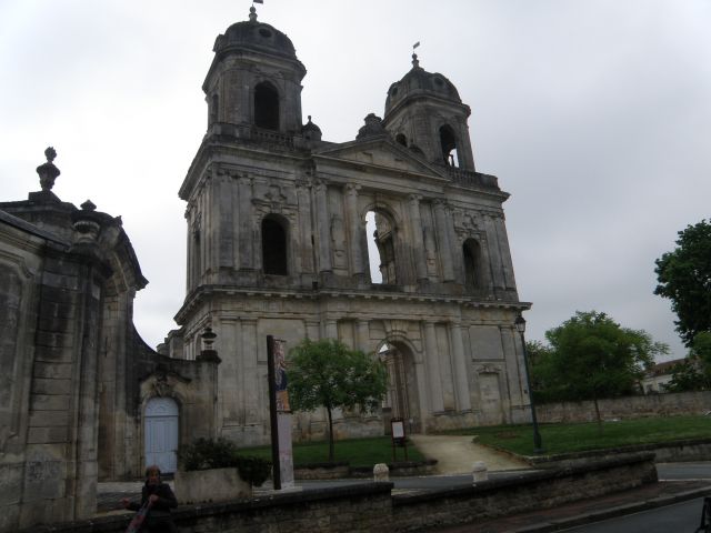 Tours de l'abbaye royale de Saint-Jean-d'Angély