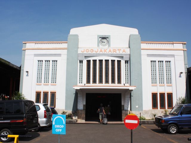 Tugu railway station