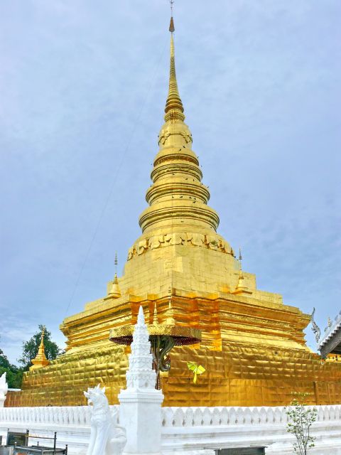 Wat Phra That Chae Haeng