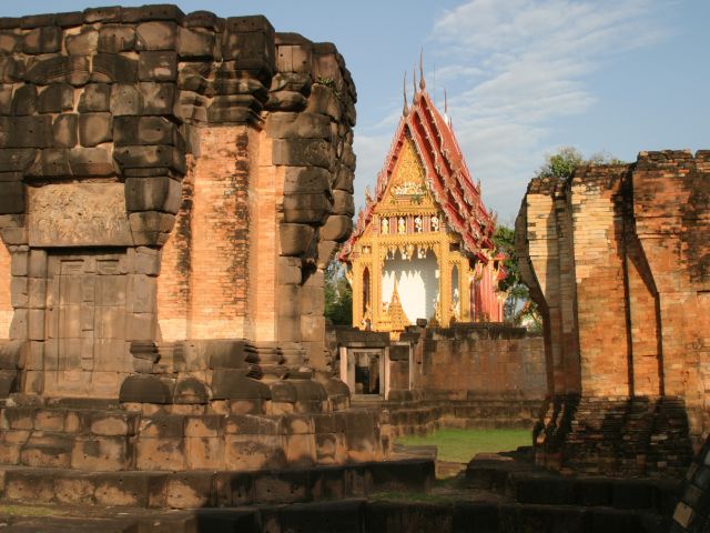 Wat Sa Kamphaeng Yai