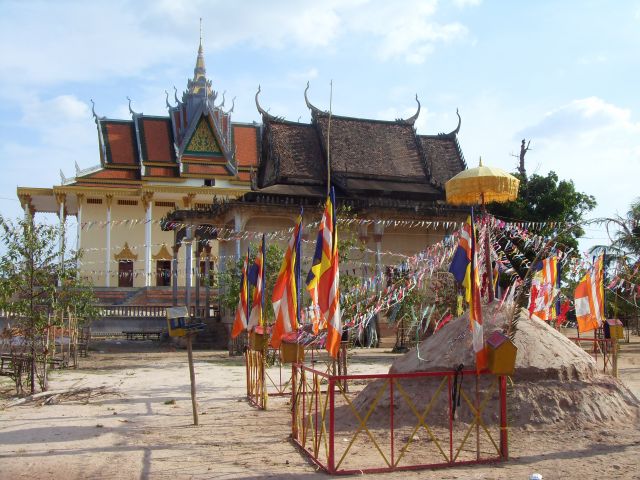 Wat Sam Roang