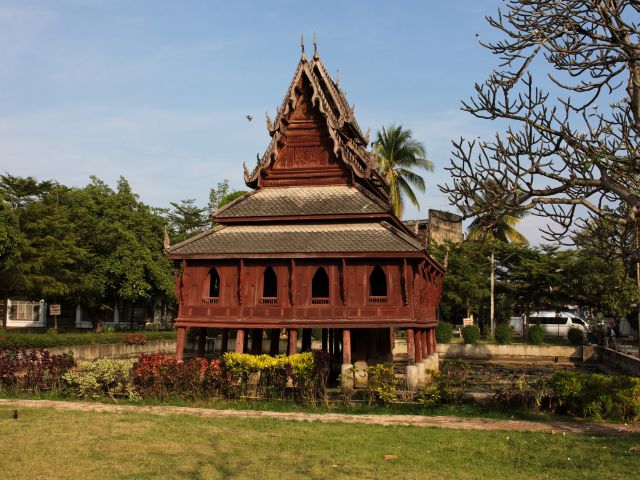 Wat Thung Si Muang