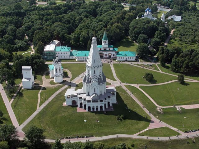 Vue aérienne de l'église de l'Ascension