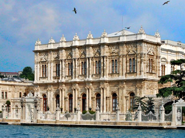 Palais de Dolmabahçe vu du Bosphore