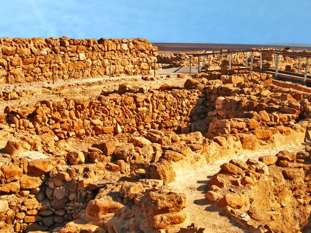 Fouilles à Qumrân