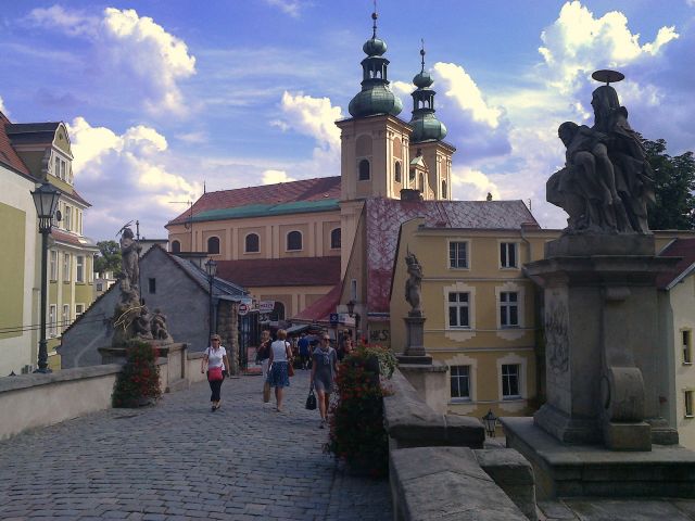 Église et pont gothique
