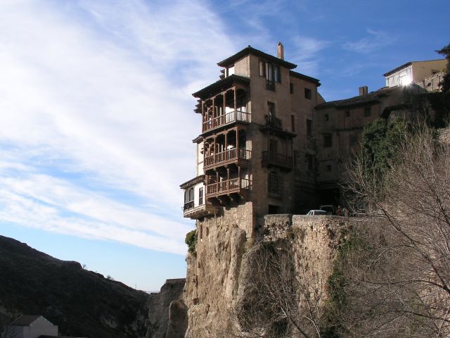 Maisons suspendues