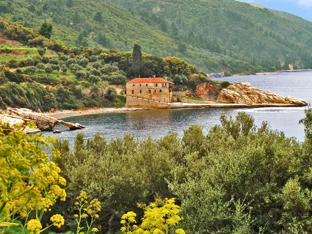 Port du monastère de Konstamonitou