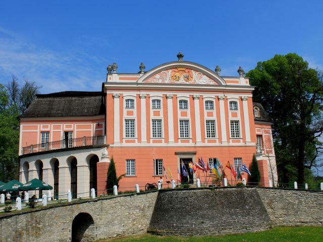 Palais à Kurozwęki, bâtiment principal