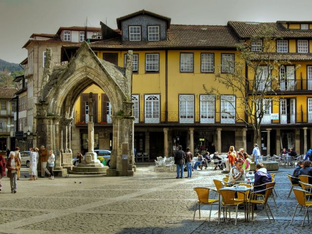 Place Oliveira