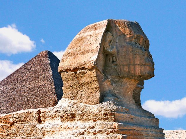 Vue de côté du Sphinx de Gizeh