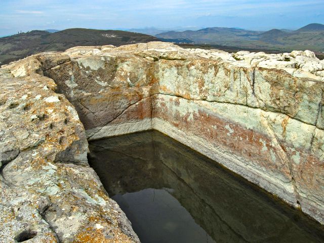 Réservoir d'eau en pierre, Perperikon