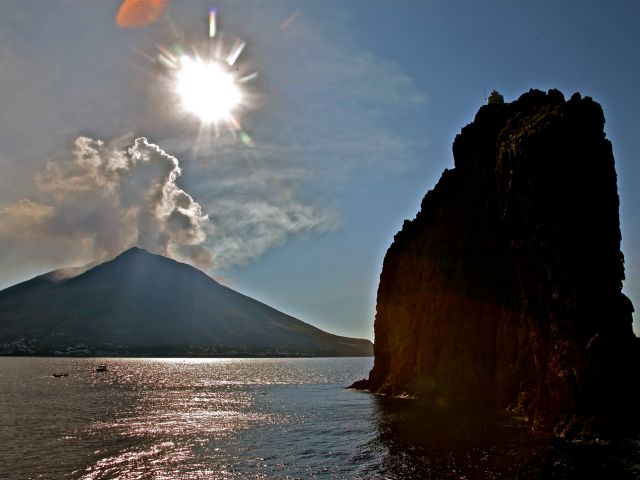 Stromboli vue depuis le Strombolicchio