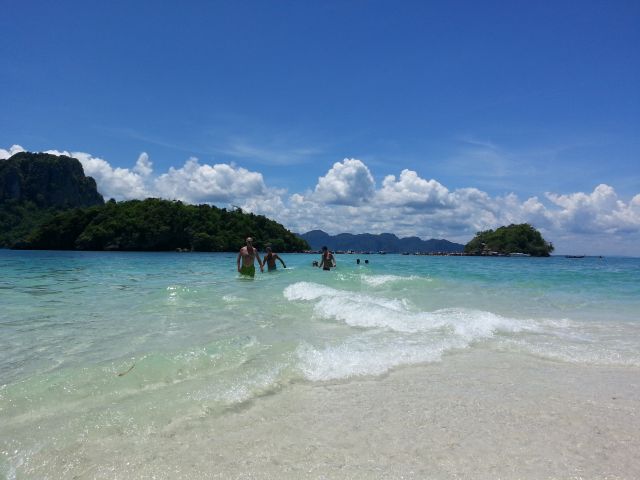 Eau transparente à Koh Gai