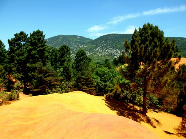 Couleurs rose et jaune, Colorado Provençal de Rustrel