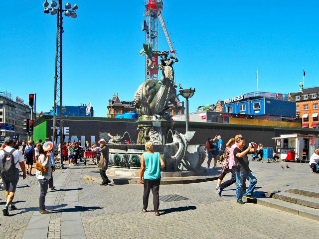 Fontaine de Dragon, Rådhuspladsen, Copenhague