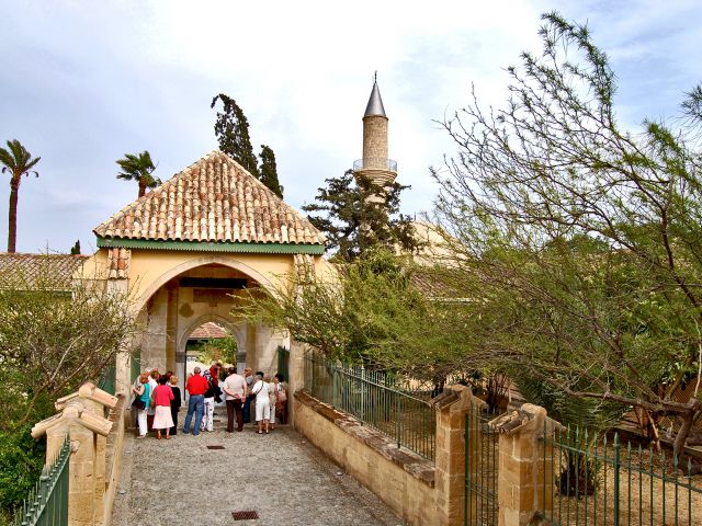 Entrée de la mosquée Hala Sultan