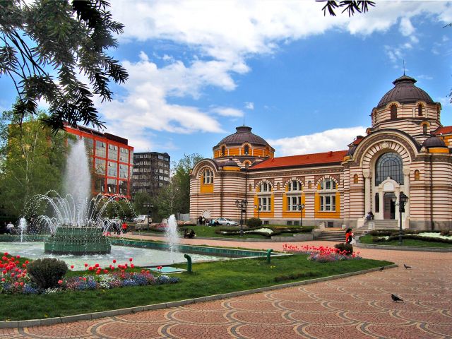 Ancien bain minéral central à Sofia