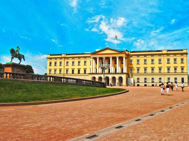 Façade du palais royal d'Oslo