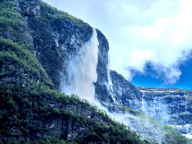 Cascade Kjosfossen