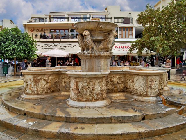 Place des Lions à Héraklion