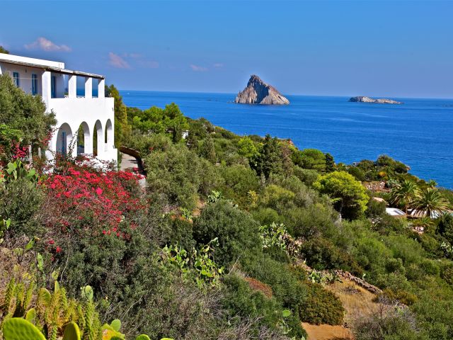 Vue panoramique de l'île de Panarea