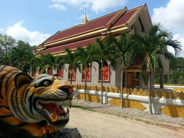 Statue de tigre, Temple de la Caverne du Tigre
