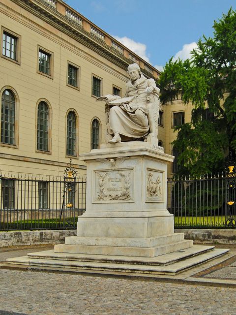 Monument en marbre à Wilhelm von Humboldt, Berlin