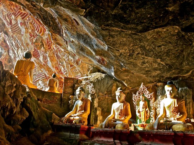 Scène de bouddhas, grotte Kaw Gun