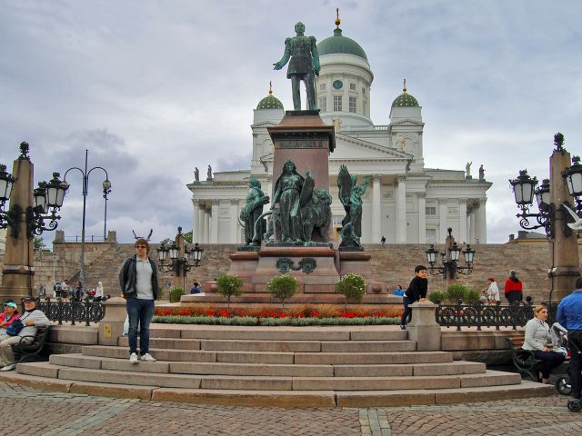 Statue de l'empereur Alexandre II, Helsinki