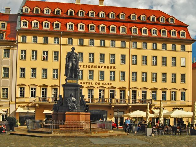 Statue du roi Frédéric-Auguste II, Dresde