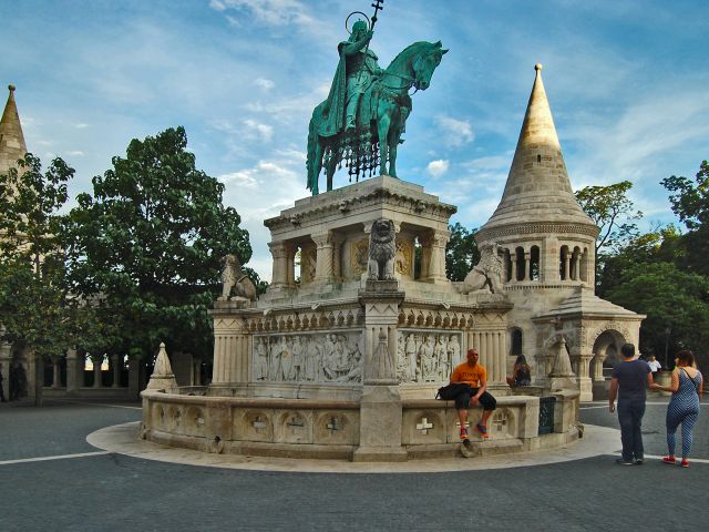 Statue du roi St. Stephen, Bastion des Pêcheurs